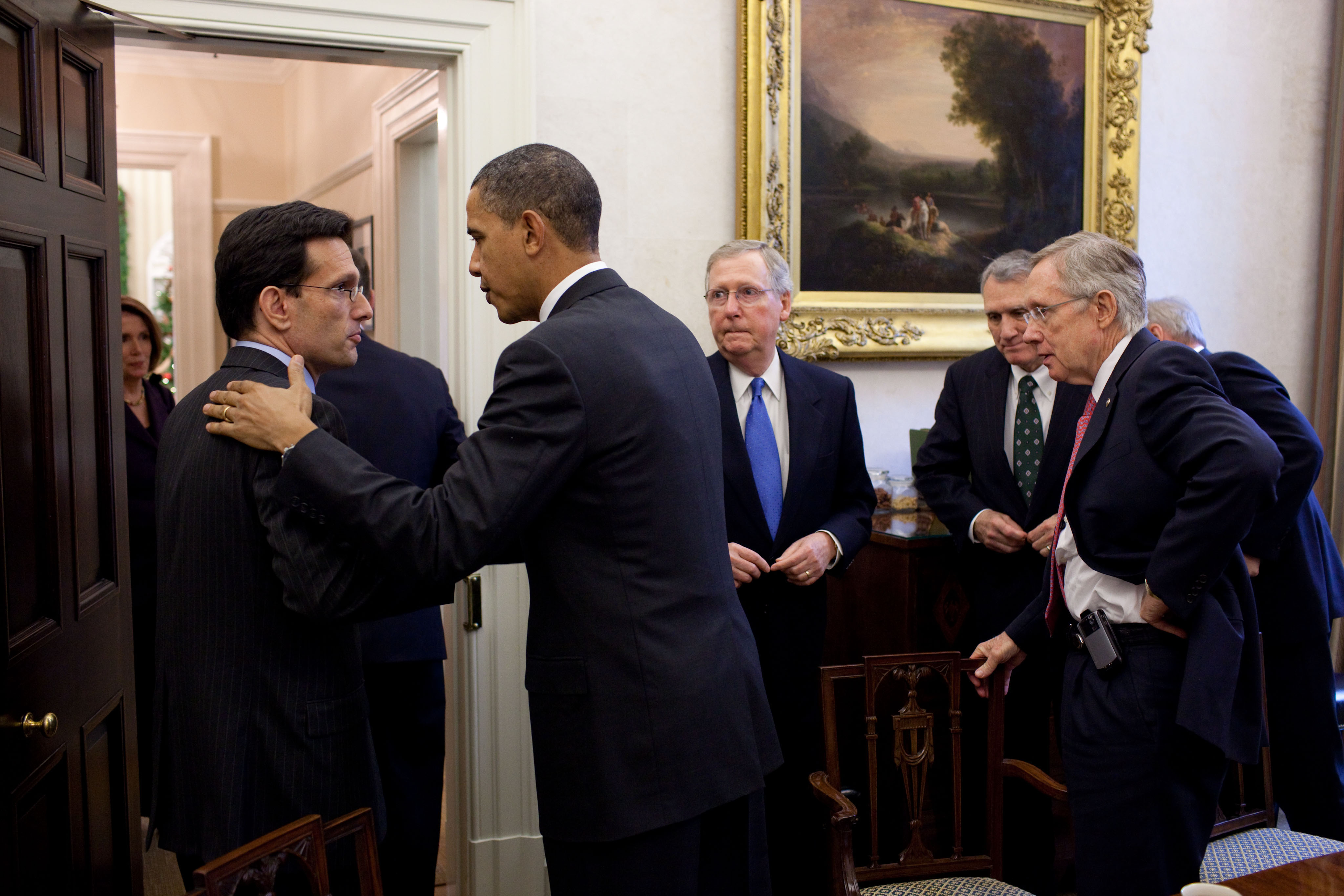 Eric Cantor and Barack Obama shake hands