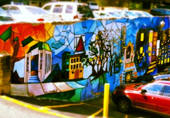 This mural painted by BU students in on Comm Ave near CFA. | Photo by Cecilia Weddell