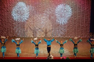 Theatre doesn't have to be this flashy and snazzy to be intriguing and entertaining. | Photo courtesy of Wikimedia Commons user upyernoz